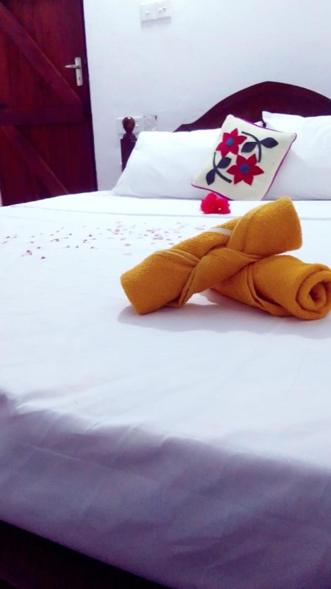 Winstar Homestay Sigiriya Bagian luar foto